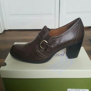 Women's size 11 shoes